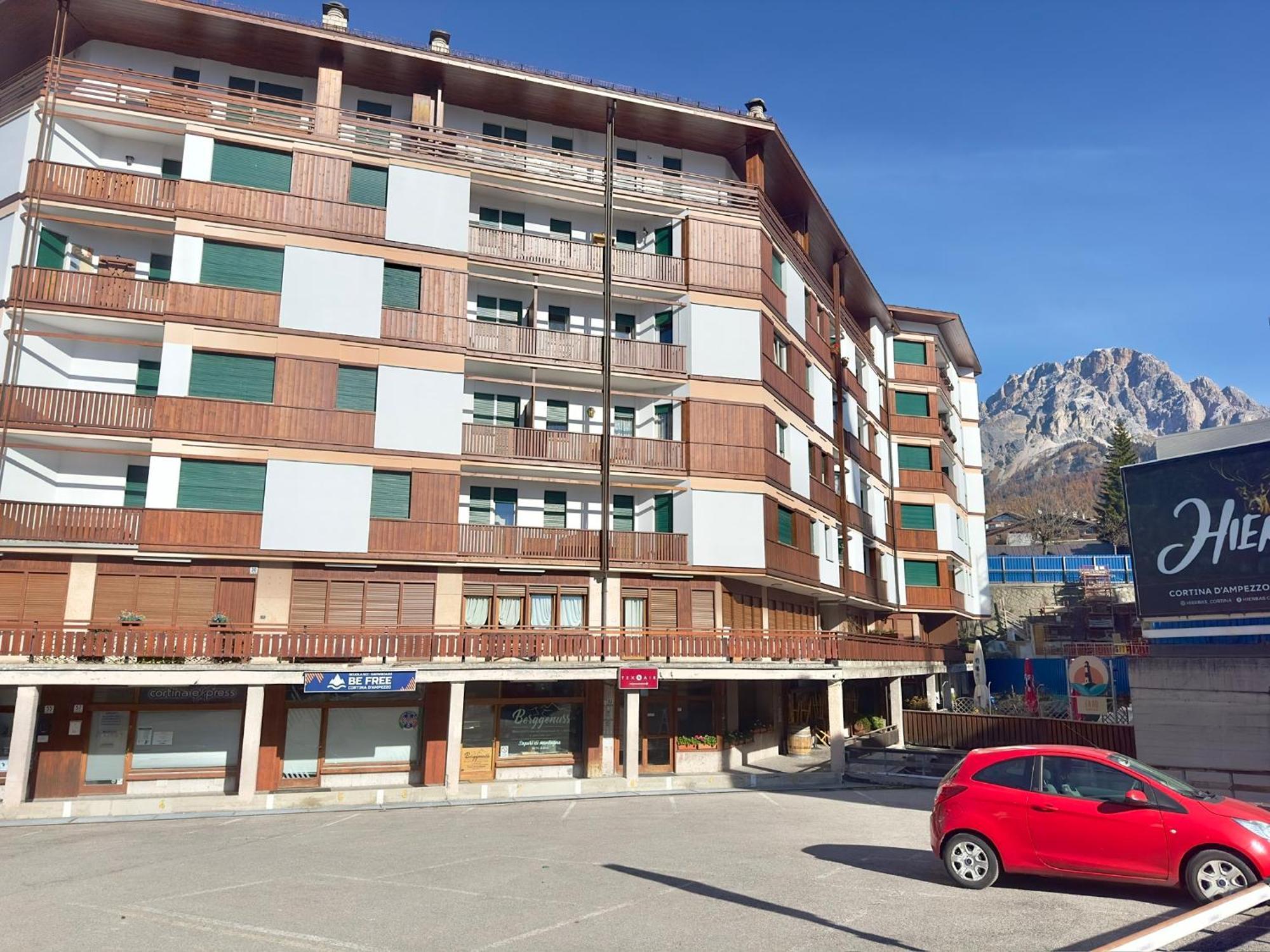 Dolce Casa Cortina Centro-Ski Apartment Cortina d'Ampezzo Exterior photo